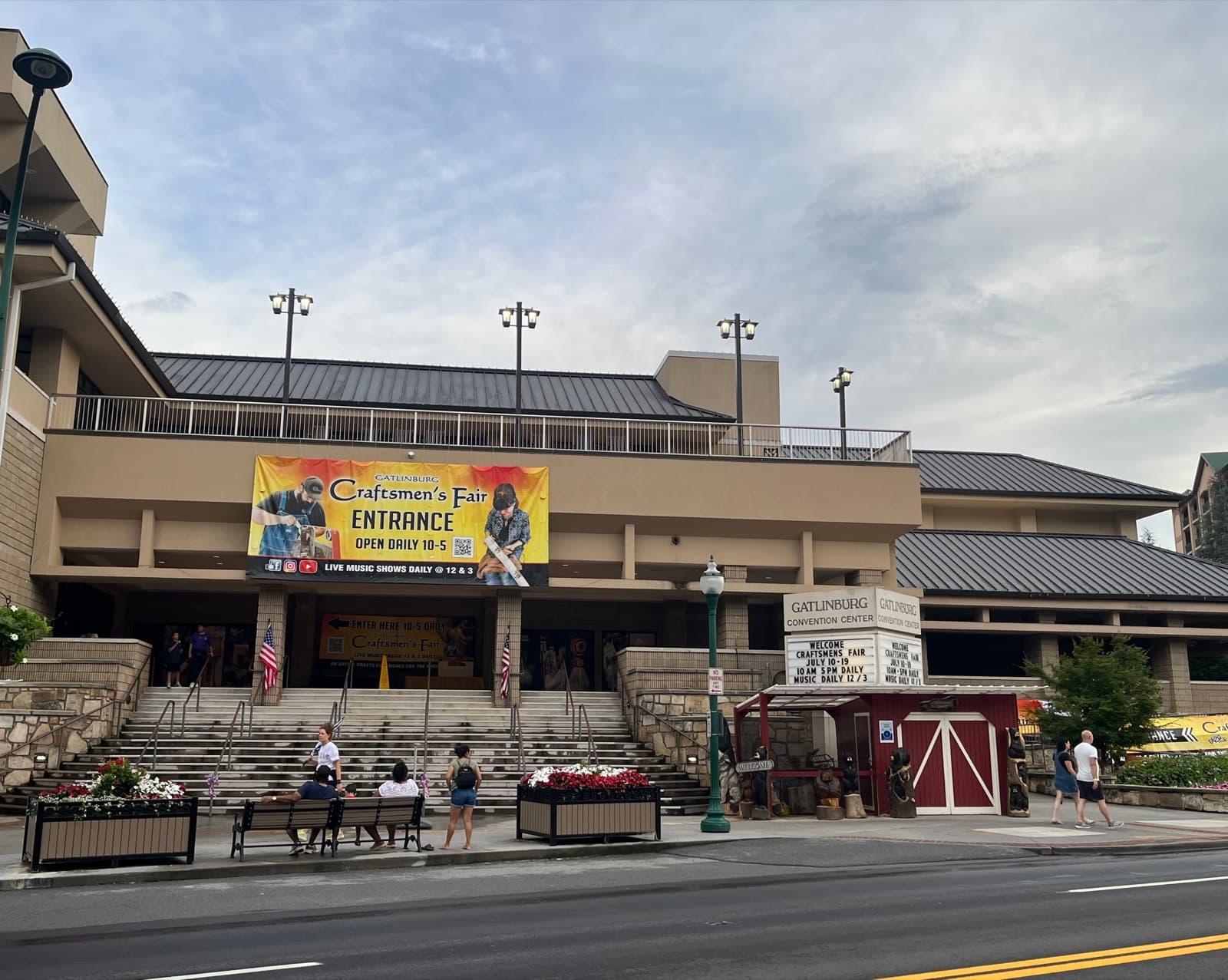 Nail Tech Event of the Smokies Celebrates 19 Years in Gatlinburg, Drawing About 700 Beauty Pros
